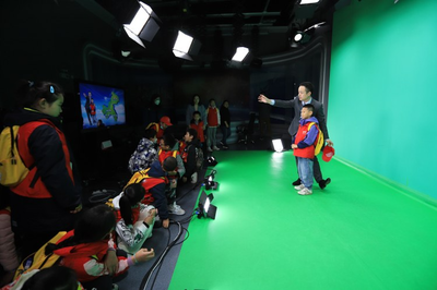 小小紅巖志愿者走進(jìn)重慶氣象科普館 氣象科普與文藝匯演點(diǎn)亮群眾文化新生活